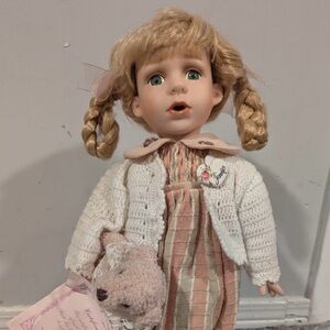 Porcelain Doll Uni Collection